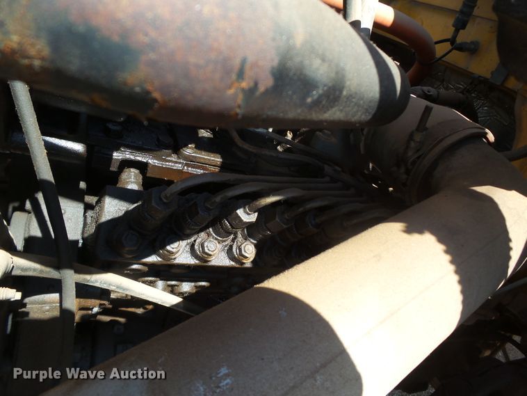 image for item GC9046 1995 Ford B800 school bus