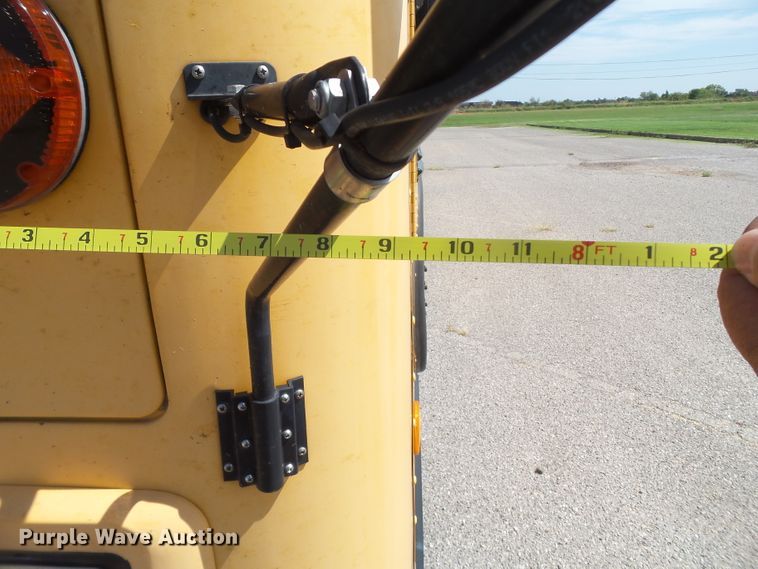 image for item GC9046 1995 Ford B800 school bus