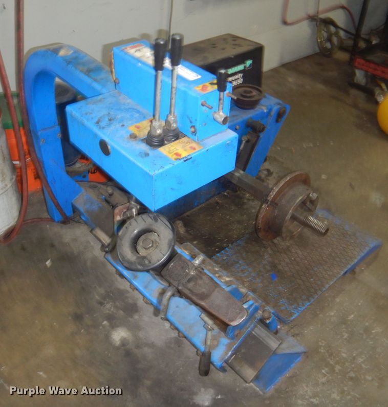 image for item GC9524 Hofman Monty 3650 tire machine