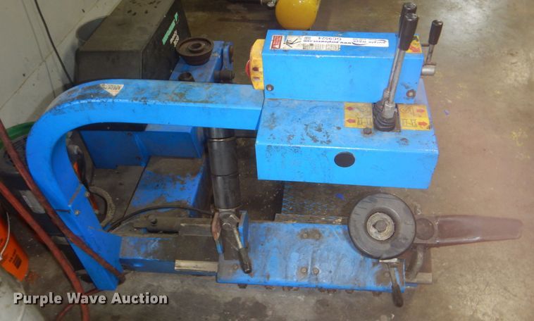 image for item GC9524 Hofman Monty 3650 tire machine