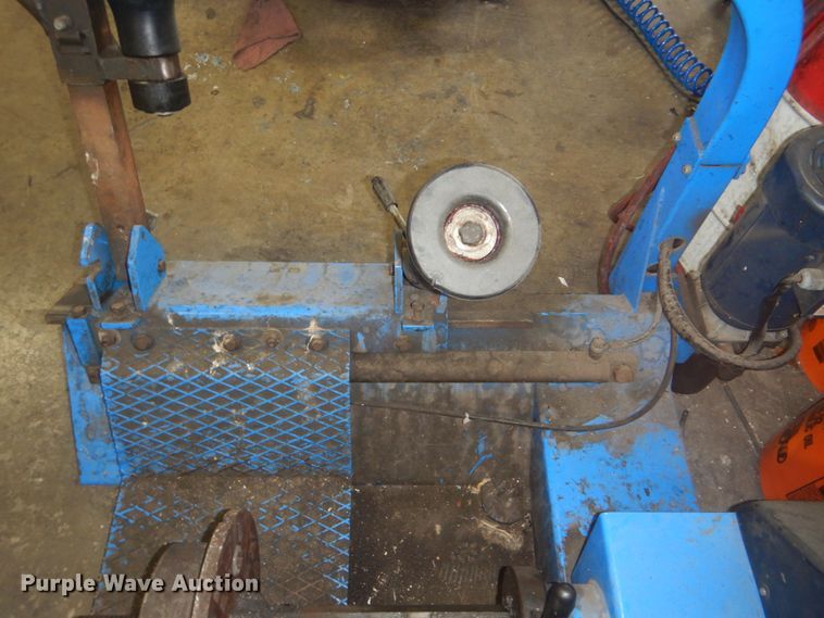 image for item GC9524 Hofman Monty 3650 tire machine