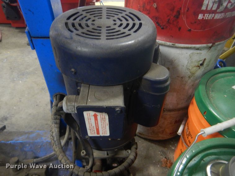 image for item GC9524 Hofman Monty 3650 tire machine