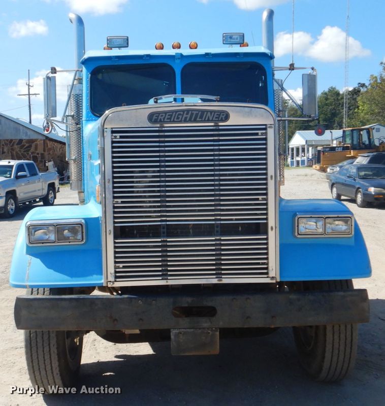 image for item GC9551 1989 Freightliner FLC semi truck