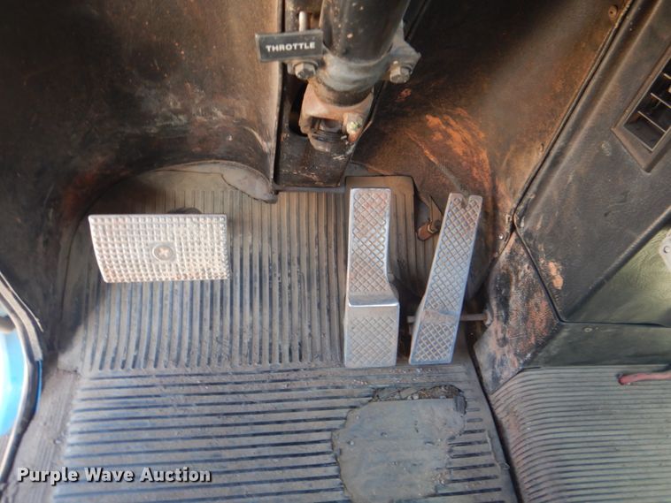 image for item GC9551 1989 Freightliner FLC semi truck