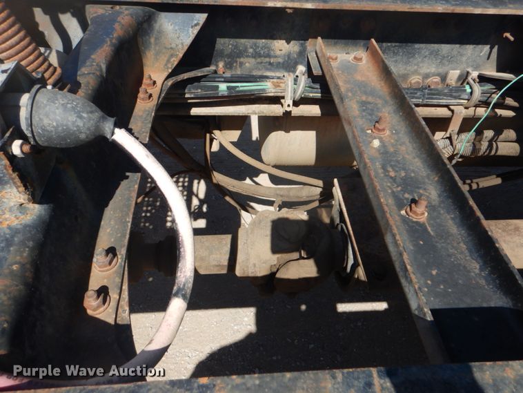 image for item GC9551 1989 Freightliner FLC semi truck