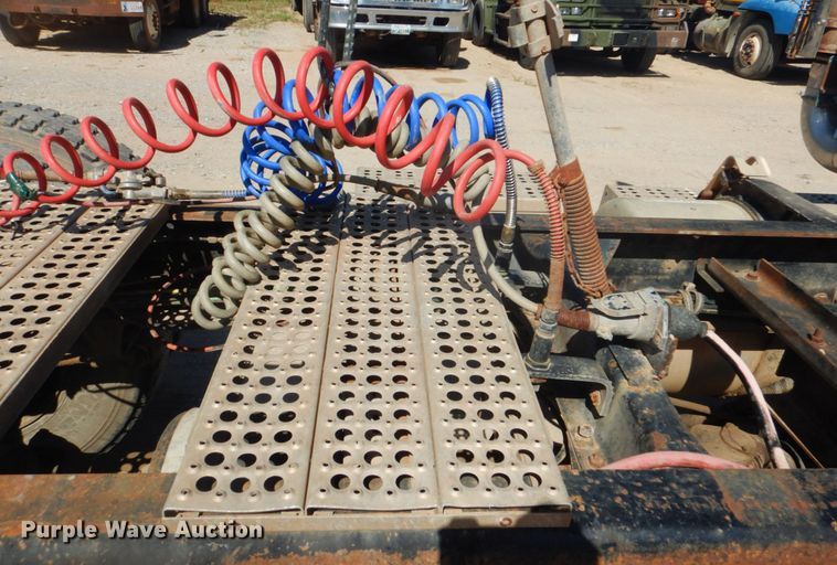 image for item GC9551 1989 Freightliner FLC semi truck