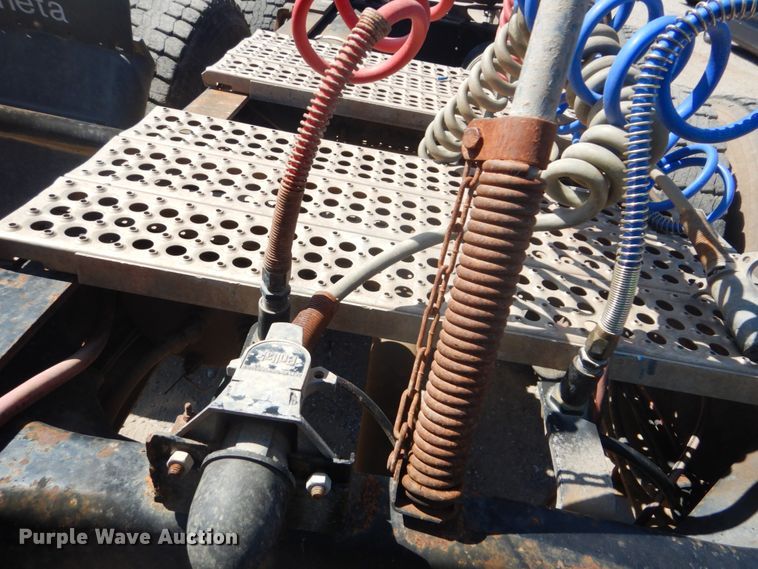 image for item GC9551 1989 Freightliner FLC semi truck