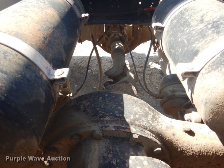 image for item GC9551 1989 Freightliner FLC semi truck