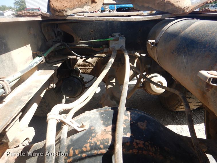 image for item GC9551 1989 Freightliner FLC semi truck