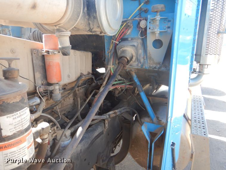 image for item GC9551 1989 Freightliner FLC semi truck