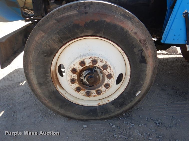 image for item GC9551 1989 Freightliner FLC semi truck