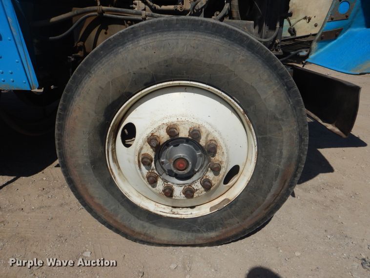 image for item GC9551 1989 Freightliner FLC semi truck