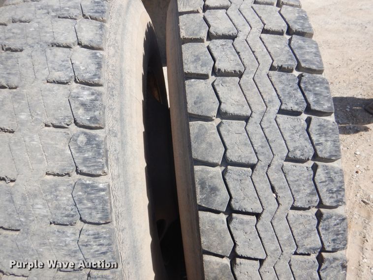 image for item GC9551 1989 Freightliner FLC semi truck