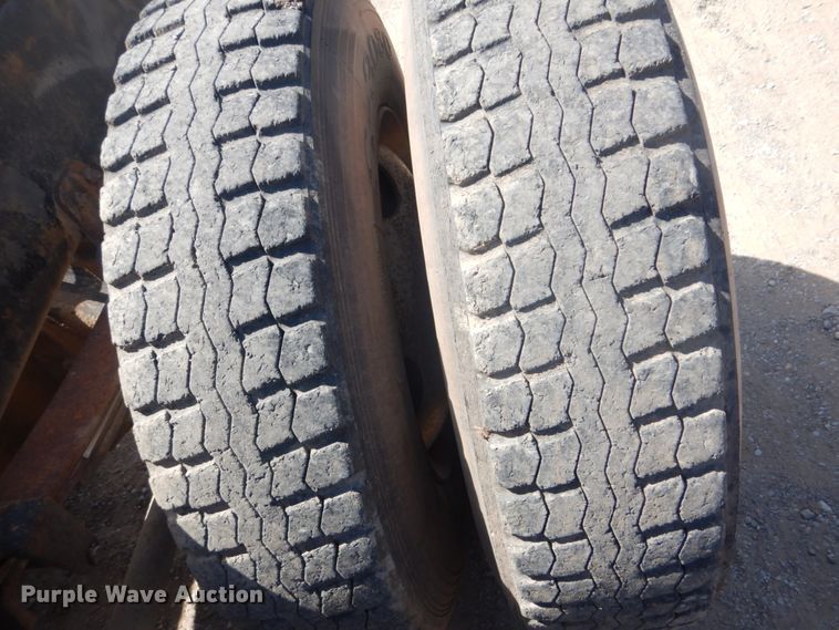 image for item GC9551 1989 Freightliner FLC semi truck