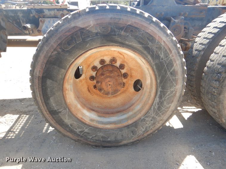 image for item GC9551 1989 Freightliner FLC semi truck