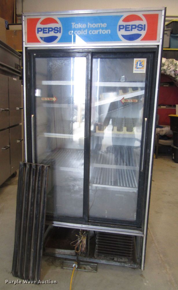 image for item GE9754 Pepsi upright cooler