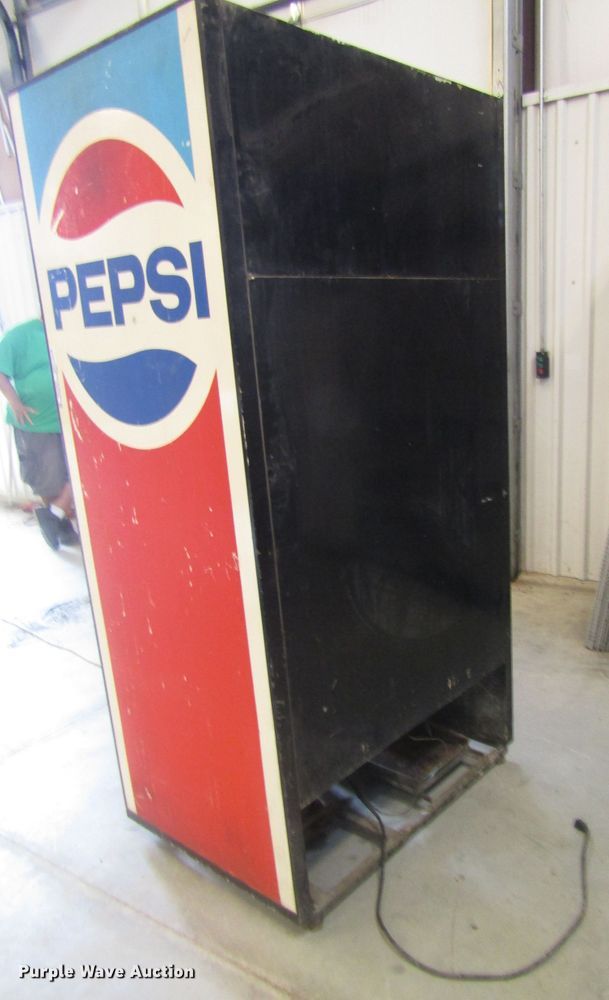 image for item GE9754 Pepsi upright cooler