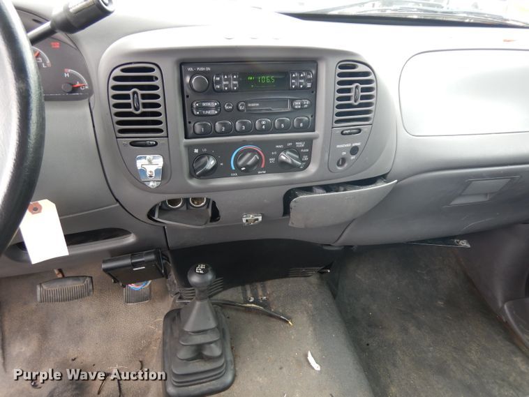 image for item GG9090 2003 Ford F150 SuperCab pickup truck