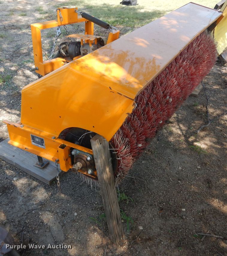 image for item GG9220 Old Dominion broom