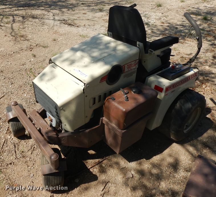 image for item GG9221 2010 Grasshopper 930D ZTR lawn mower