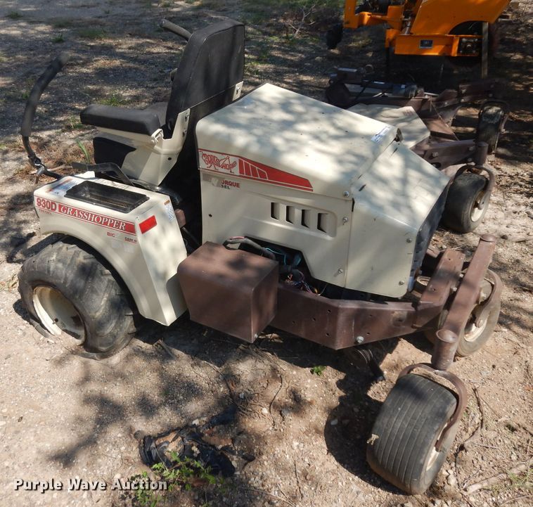 image for item GG9221 2010 Grasshopper 930D ZTR lawn mower
