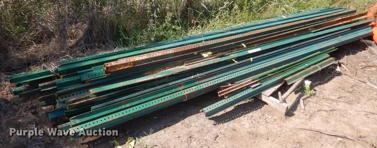 image for item GG9223 Approximately 50 sign posts