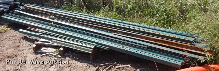 image for item GG9223 Approximately 50 sign posts