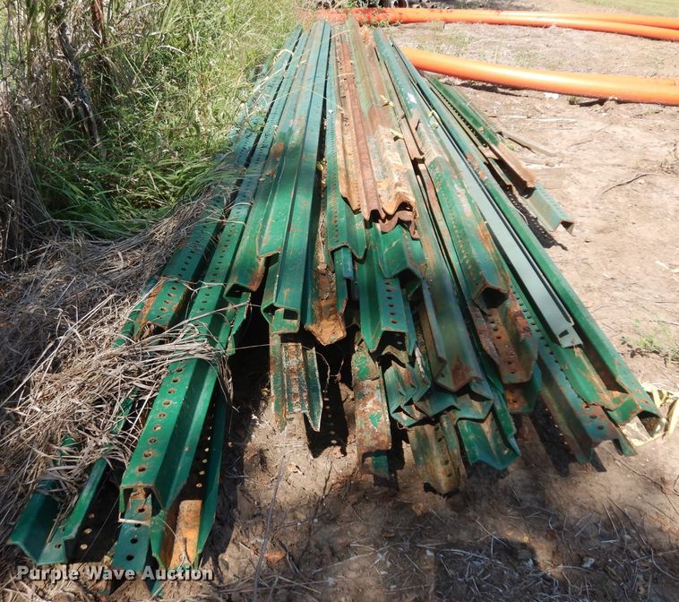 image for item GG9223 Approximately 50 sign posts