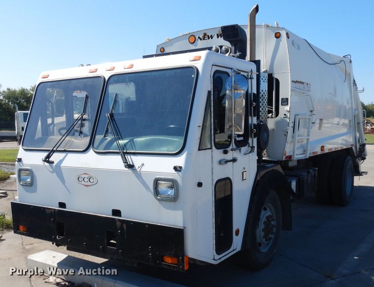 image for item GI9301 2008 Crane Carrier Low Entry refuse truck