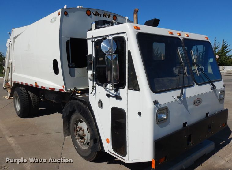 image for item GI9301 2008 Crane Carrier Low Entry refuse truck