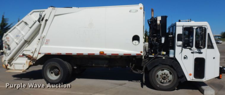 image for item GI9301 2008 Crane Carrier Low Entry refuse truck