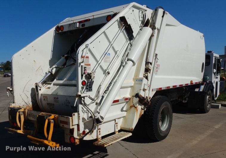 image for item GI9301 2008 Crane Carrier Low Entry refuse truck