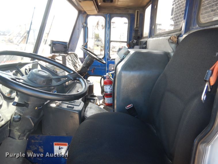 image for item GI9301 2008 Crane Carrier Low Entry refuse truck