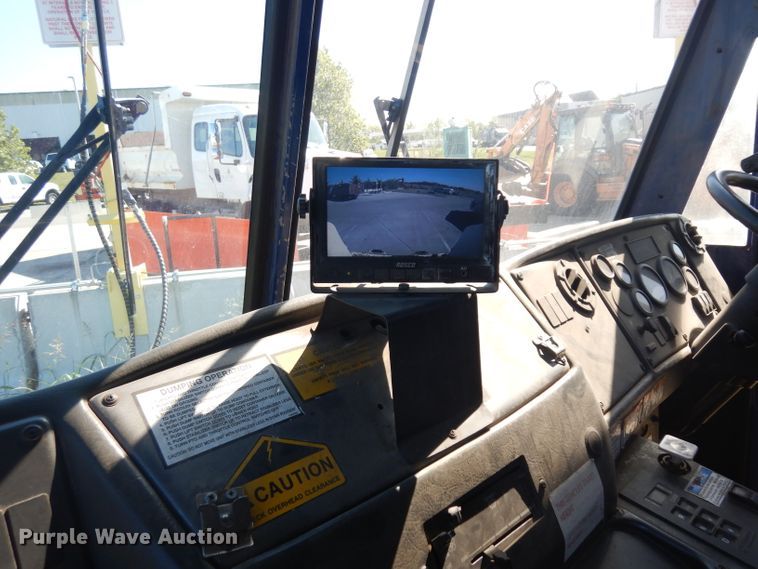 image for item GI9301 2008 Crane Carrier Low Entry refuse truck