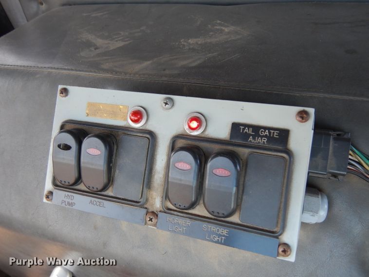 image for item GI9301 2008 Crane Carrier Low Entry refuse truck