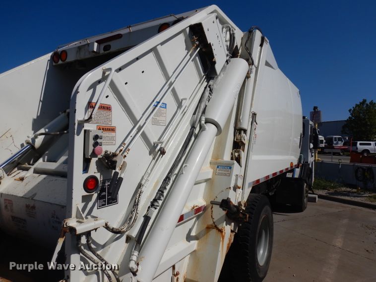 image for item GI9301 2008 Crane Carrier Low Entry refuse truck