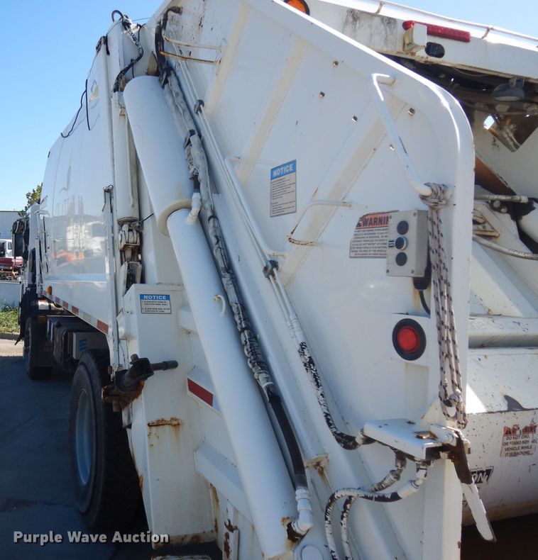 image for item GI9301 2008 Crane Carrier Low Entry refuse truck