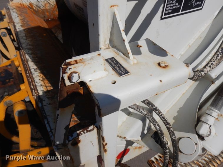 image for item GI9301 2008 Crane Carrier Low Entry refuse truck