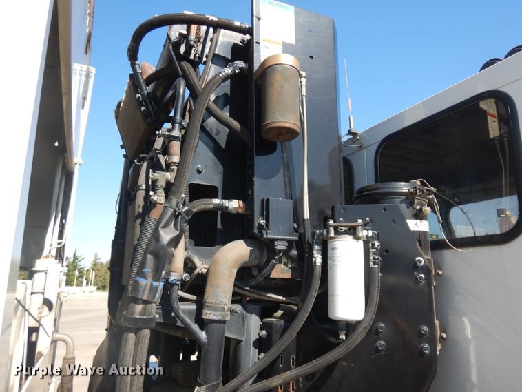 image for item GI9301 2008 Crane Carrier Low Entry refuse truck