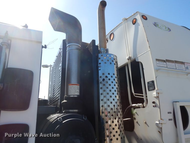 image for item GI9301 2008 Crane Carrier Low Entry refuse truck