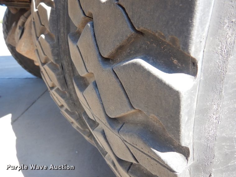 image for item GI9301 2008 Crane Carrier Low Entry refuse truck