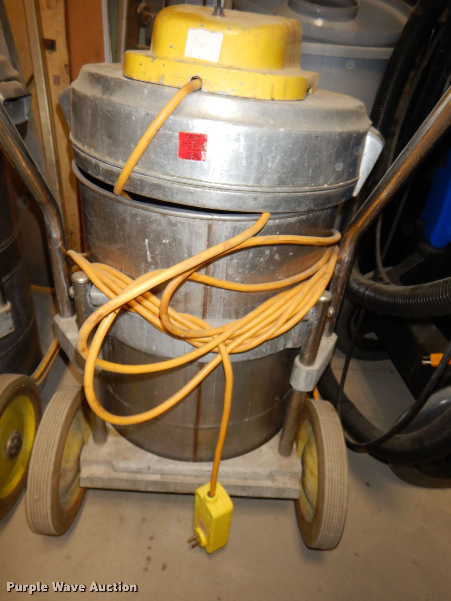 (7) NSS wet vacuum cleaners in Manhattan, KS Item FF9632 sold