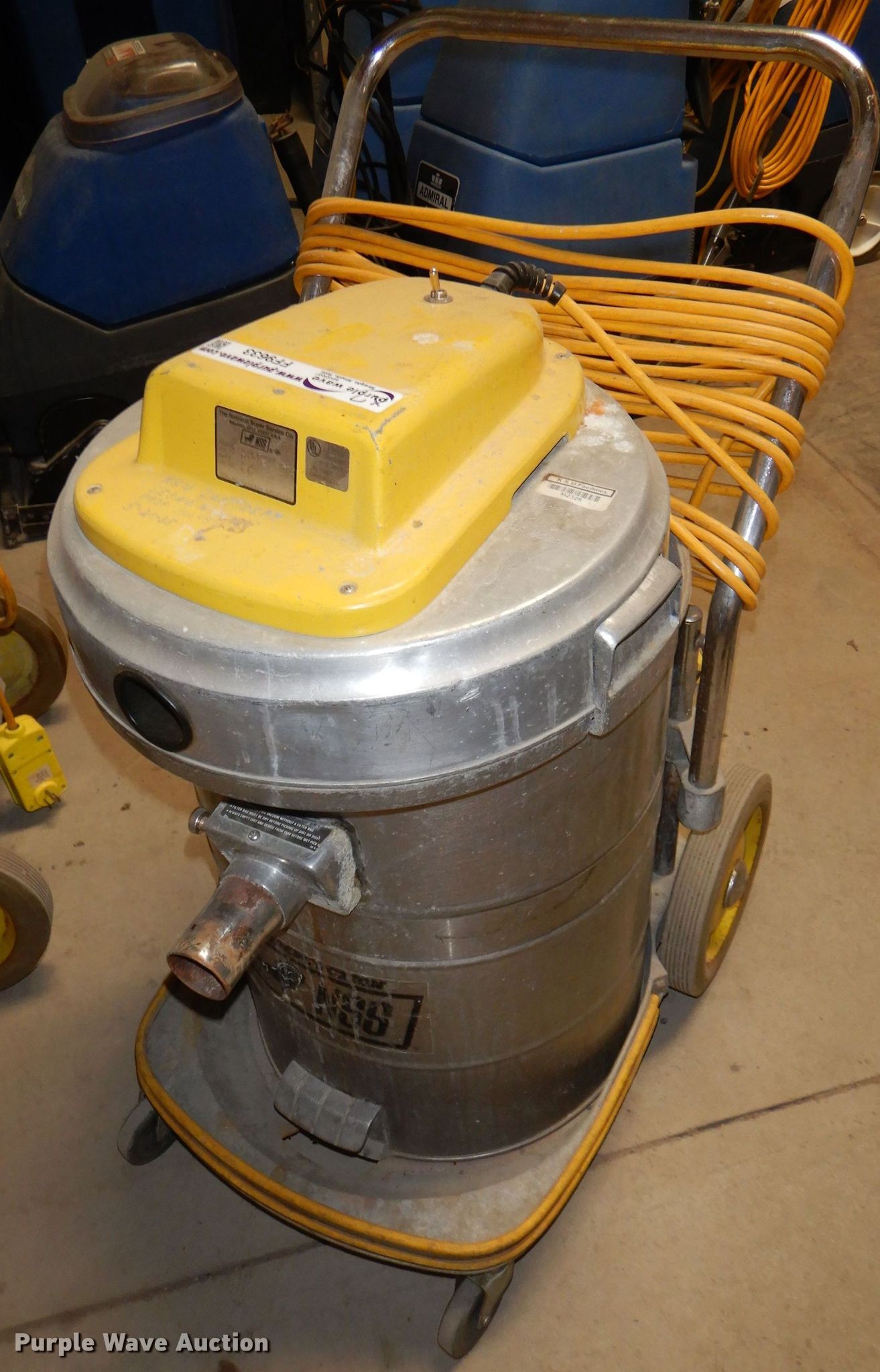 (7) NSS wet vacuum cleaners in Manhattan, KS Item FF9633 sold