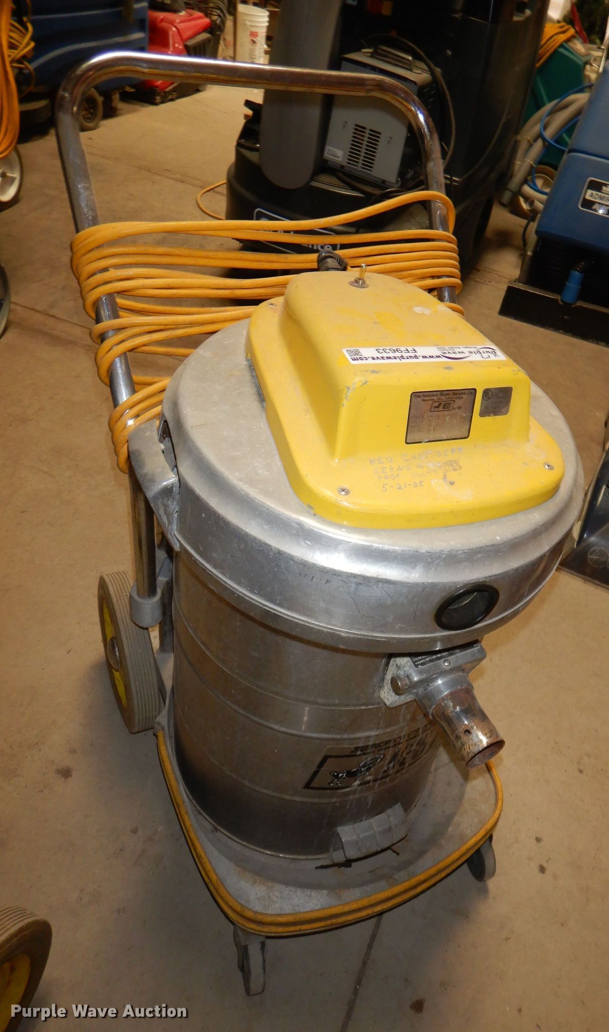 (7) NSS wet vacuum cleaners in Manhattan, KS Item FF9633 sold