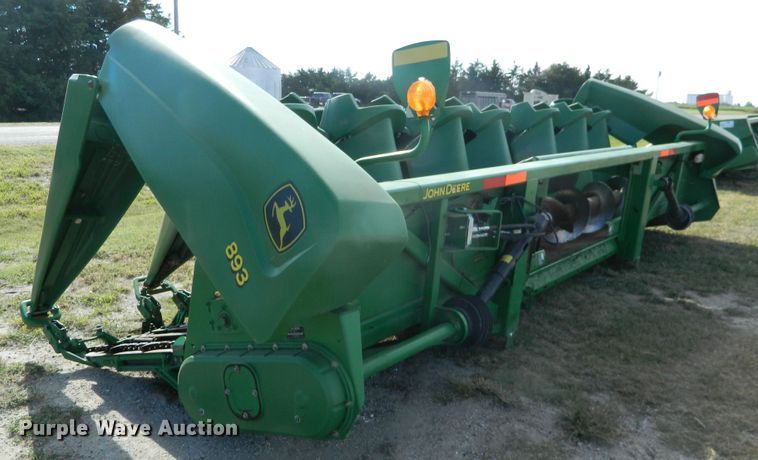 image for item DB4984 2007 John Deere 893 corn head
