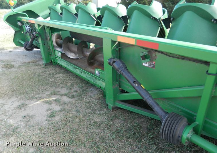 image for item DB4984 2007 John Deere 893 corn head