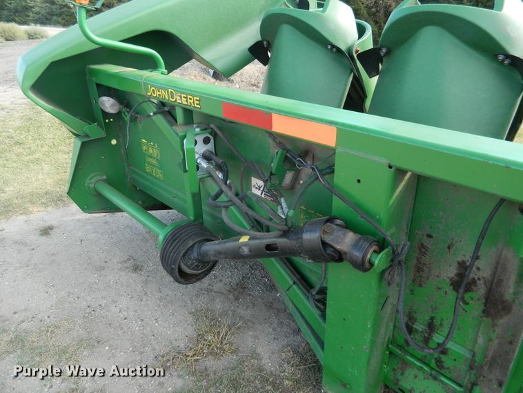 image for item DB4984 2007 John Deere 893 corn head