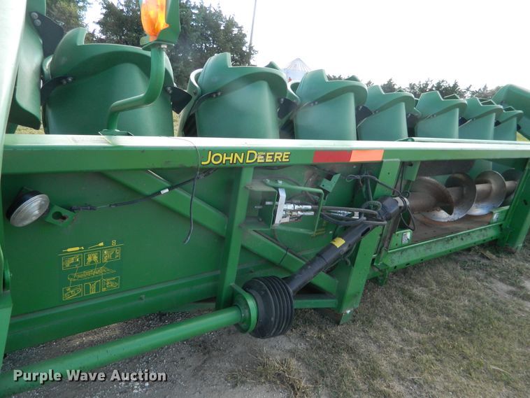 image for item DB4984 2007 John Deere 893 corn head