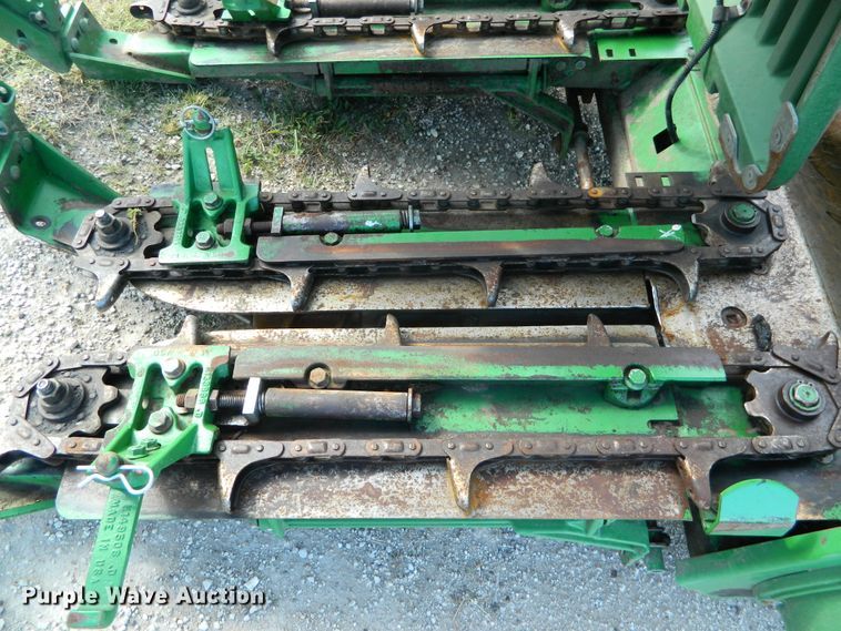 image for item DB4984 2007 John Deere 893 corn head