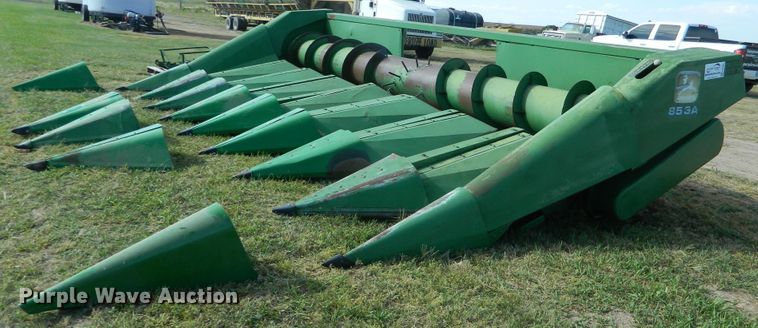 image for item DB4985 1983 John Deere 853A all-crop head